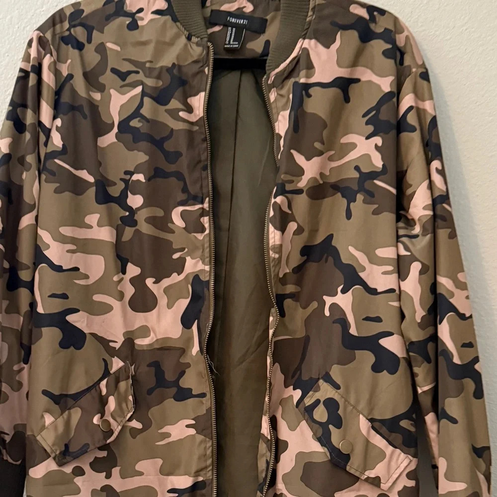 Forever 21 camo rain jacket - Picture 4 of 6